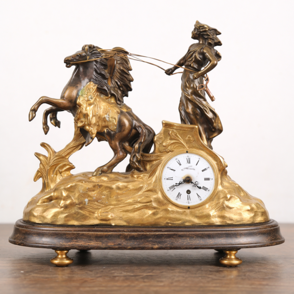 Horloge de Cheminée Bronze Doré Cheval Ancienne | Rare.ma